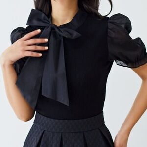 NWT CHICWISH detachable bowknot stretchy size medium, black puff sleeve top.